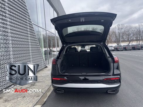 Used 2025 Audi Q5 Premium w/ Convenience Package image 17