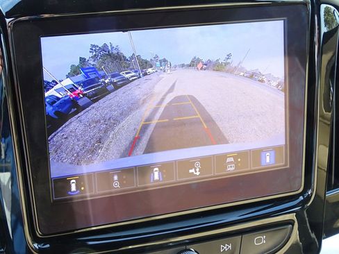 Used 2023 Chevrolet Traverse Premier image 37