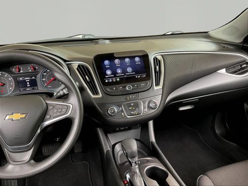 Used 2022 Chevrolet Malibu LS FWD image 9