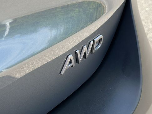Certified 2025 Nissan Kicks SV AWD/4WD image 10