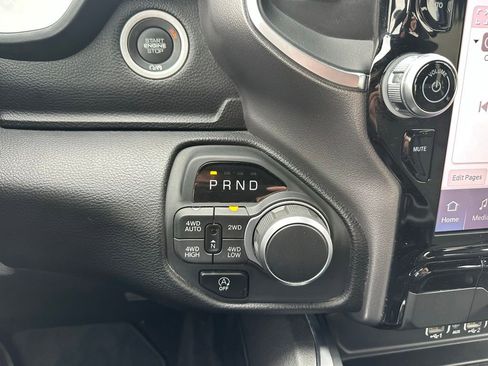 Used 2025 RAM 1500 Big Horn AWD/4WD image 13