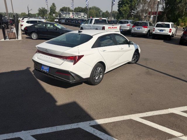 Used 2024 Hyundai Elantra SEL FWD image 15