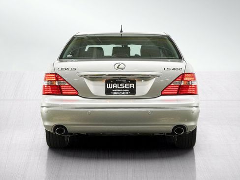 Used 2005 Lexus LS 430 RWD image 4