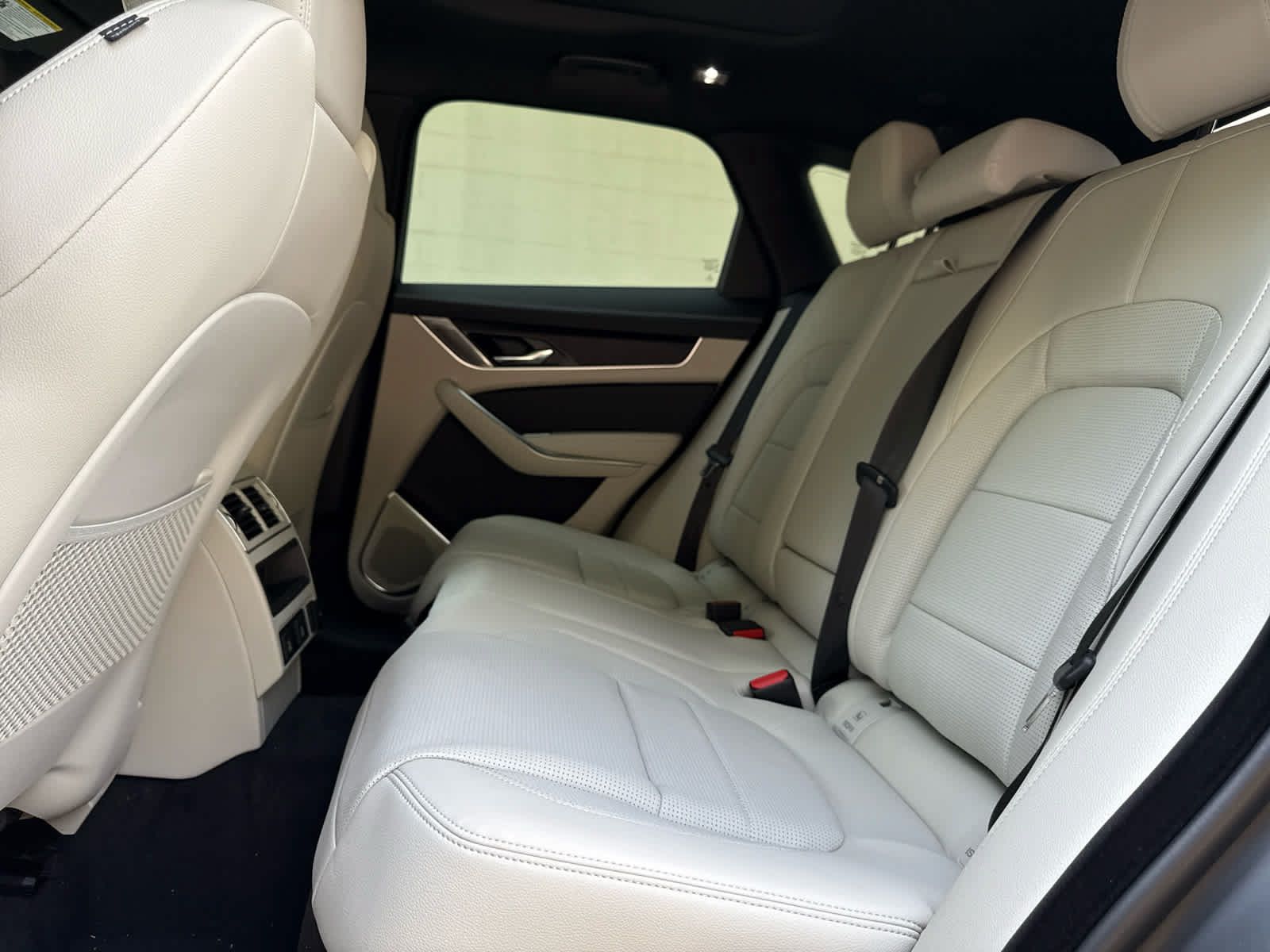 Used 2026 Jaguar F-PACE R-Dynamic S AWD/4WD image 18