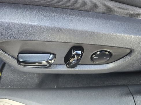 Used 2024 Lexus RX 500h F Sport image 9