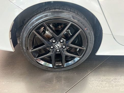 Used 2023 Honda Civic Sport image 9