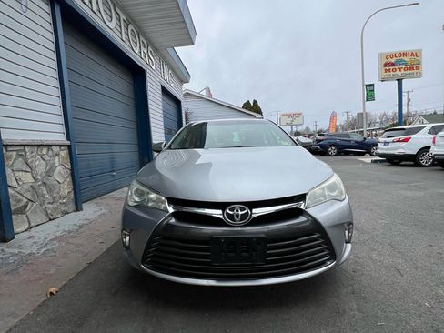 Used 2015 Toyota Camry LE image 3