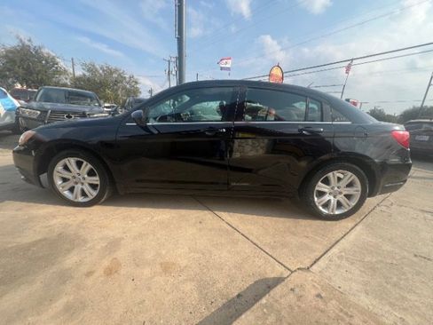 Used 2013 Chrysler 200 Touring image 8