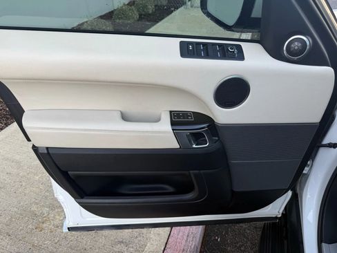 Used 2015 Land Rover Range Rover Sport HSE image 25