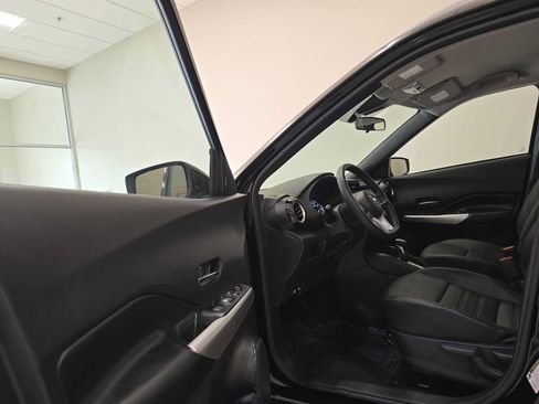 Used 2020 Nissan Kicks SR FWD image 23