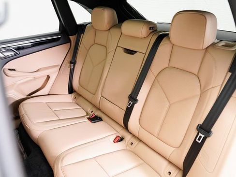 New 2026 Porsche Macan image 26