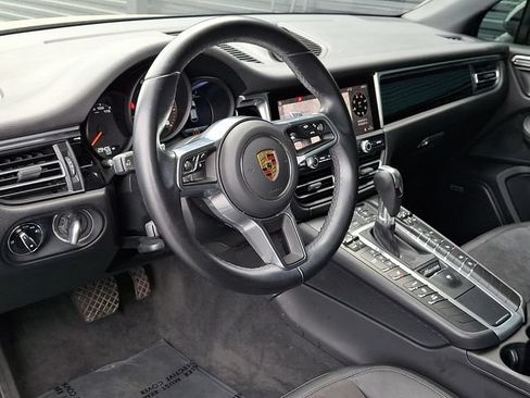 Certified 2021 Porsche Macan AWD/4WD image 4
