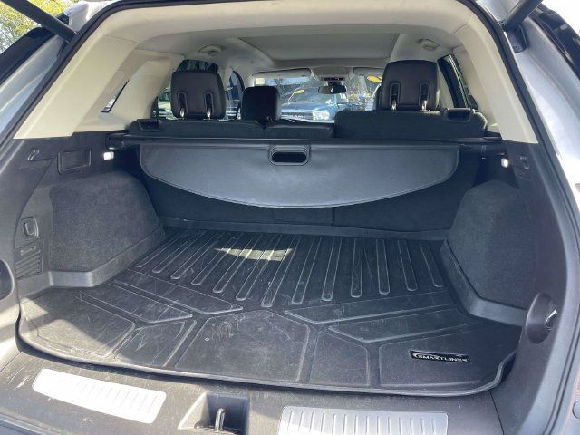 Used 2017 Cadillac XT5 Luxury w/ Driver Awareness Package FWD image 10