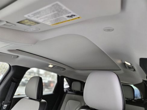 New 2025 Ford Escape SE w/ PHEV Premium Package image 20