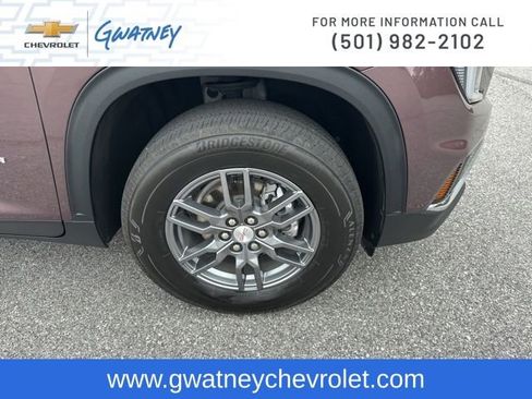 Used 2025 GMC Acadia Elevation image 12