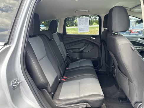 Used 2017 Ford Escape SE AWD/4WD image 19