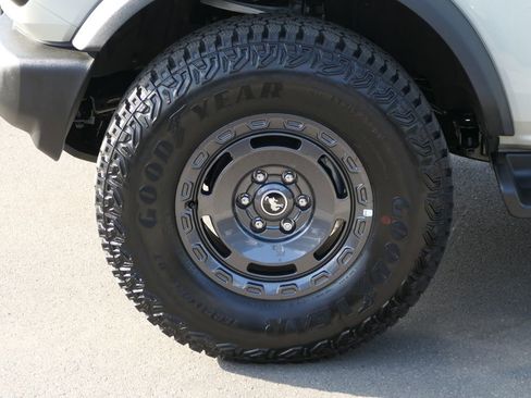 Used 2025 Ford Bronco Outer Banks w/ Sasquatch Package image 11