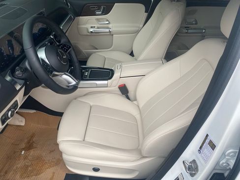 New 2026 Mercedes-Benz GLB 250 4MATIC image 6