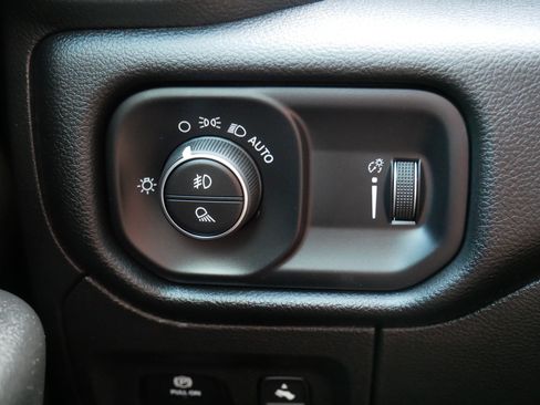 Used 2022 RAM 1500 Big Horn RWD image 30