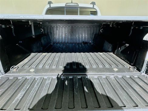 Used 2019 Toyota Tacoma SR w/ SR Convenience Package image 23