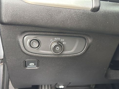 Used 2018 GMC Terrain SLE w/ Driver Convenience Package FWD image 24