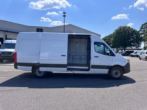 New 2025 Mercedes-Benz Sprinter 2500 image 23