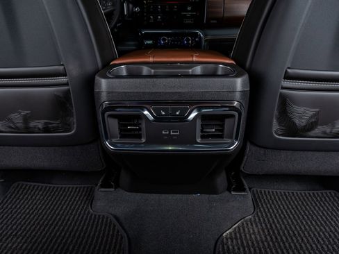 Used 2026 GMC Sierra 3500 Denali Ultimate image 33