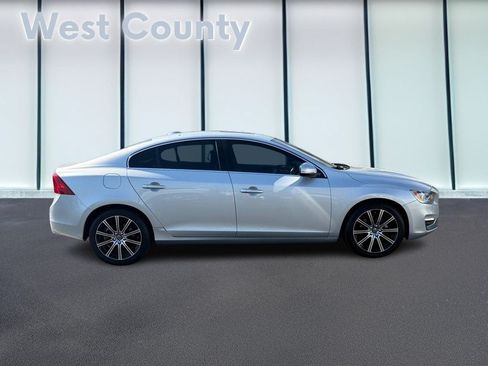 Used 2017 Volvo S60 T5 Inscription AWD/4WD image 2