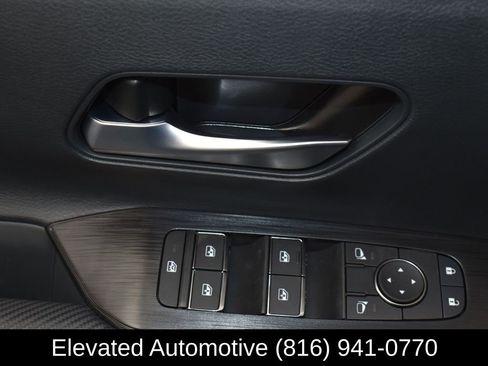 Used 2025 Nissan Kicks SR w/ Illumination Package AWD/4WD image 11
