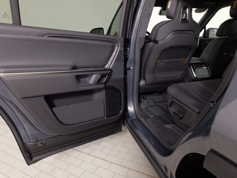 Used 2023 Rivian R1S Adventure AWD/4WD image 33