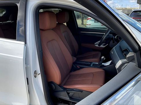 Used 2020 Audi Q3 2.0T Premium w/ Convenience Package image 7