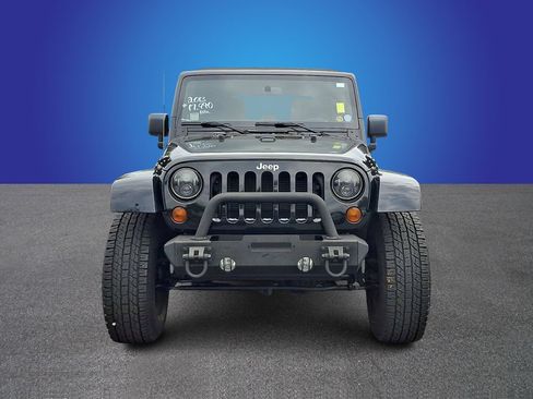 Used 2013 Jeep Wrangler Unlimited Sahara w/ Connectivity Group AWD/4WD image 2