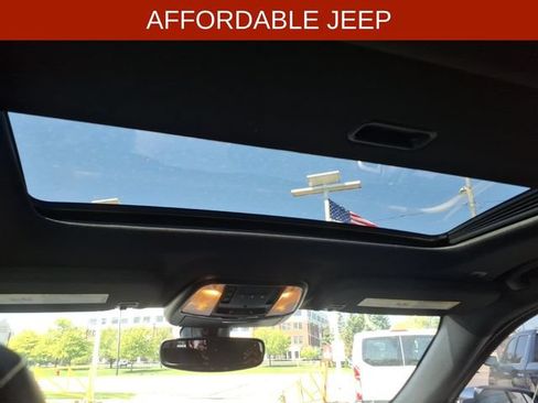 Used 2017 Jeep Grand Cherokee Limited w/ Trailer Tow Group IV AWD/4WD image 14