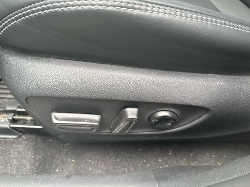 Used 2023 Toyota RAV4 XLE Premium image 12