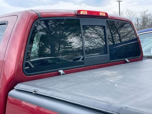 Certified 2019 Nissan Frontier SV image 4