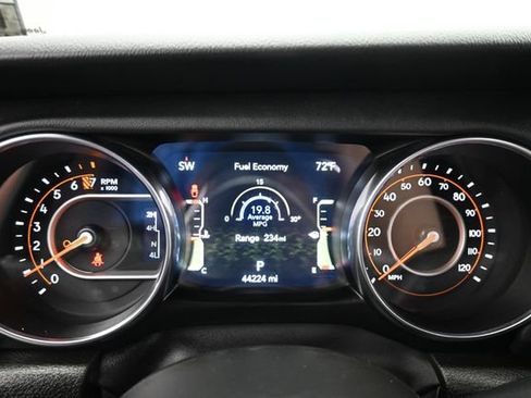 Used 2022 Jeep Gladiator Overland w/ Popular Equipment Package AWD/4WD image 15