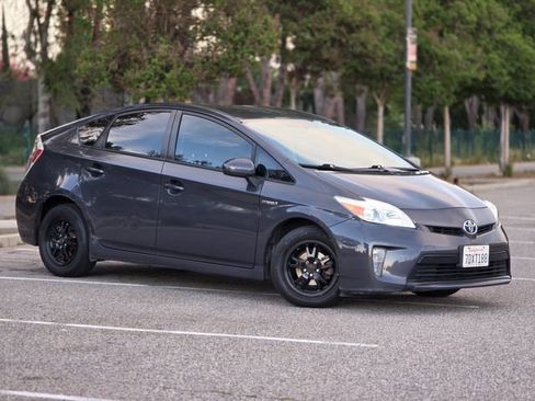 Used 2014 Toyota Prius Two image 5