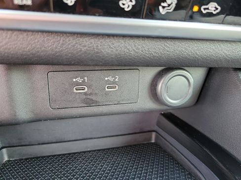 Used 2025 Nissan Rogue SV FWD image 18