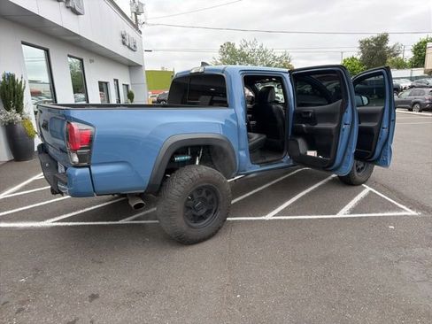 Used 2018 Toyota Tacoma TRD Pro AWD/4WD image 10