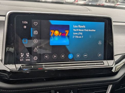 Used 2025 Volkswagen Atlas Cross Sport SE image 20