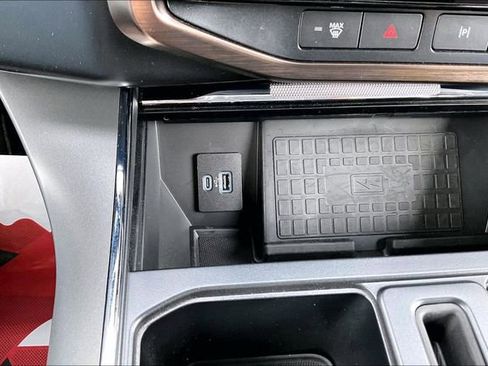 Used 2022 Ford F150 Lightning Lariat image 17