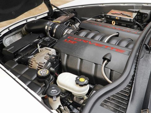 Used 2007 Chevrolet Corvette Coupe w/ Preferred Equipment Group RWD image 34
