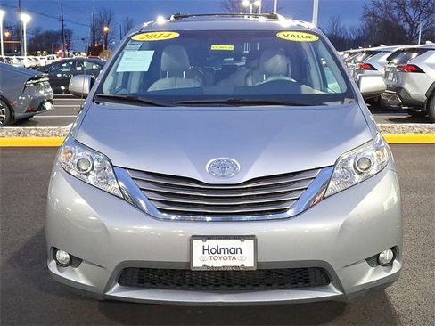 Used 2014 Toyota Sienna XLE image 3