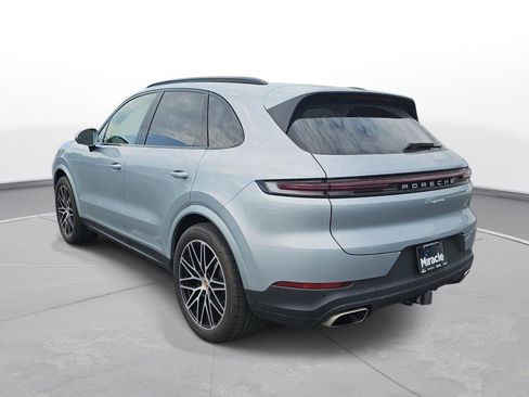 Used 2024 Porsche Cayenne AWD/4WD image 7