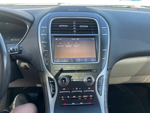 Used 2019 Lincoln Nautilus Select AWD/4WD image 15