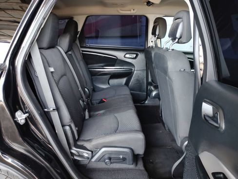 Used 2018 Dodge Journey SXT w/ Connectivity Group FWD image 15