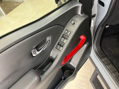 Used 2024 Nissan Frontier Pro-X image 13