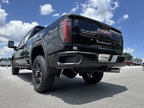 New 2026 GMC Sierra 2500 AT4 w/ AT4 Premium Plus Package AWD/4WD image 7