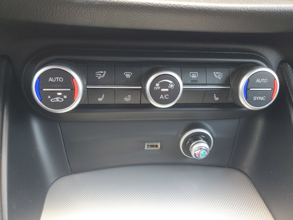 Used 2019 Alfa Romeo Stelvio Ti Sport w/ Quick Order Package 22S Sport AWD/4WD image 38