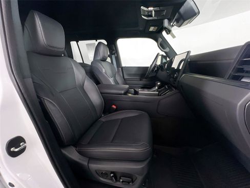 Used 2025 Lexus GX 550 w/ Accessory Package (2T) image 25